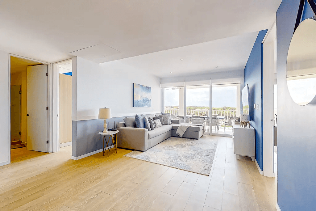 Blue House 305 - Image 2