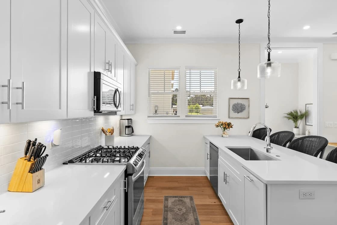 Emerald Escape - Image 5