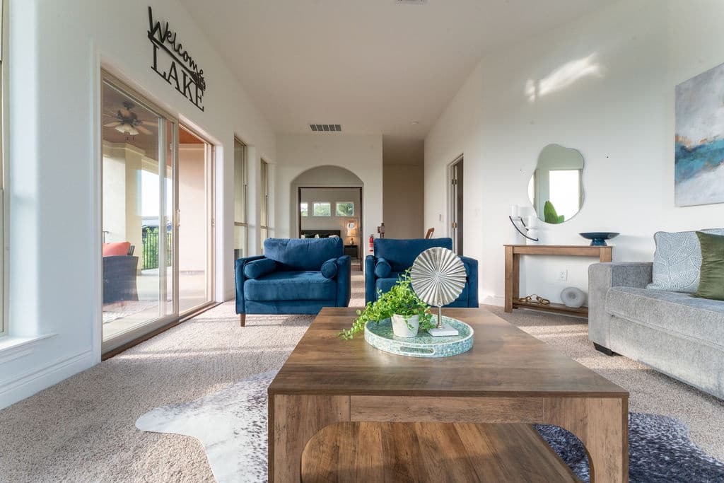 Taking in the View House - Image 14