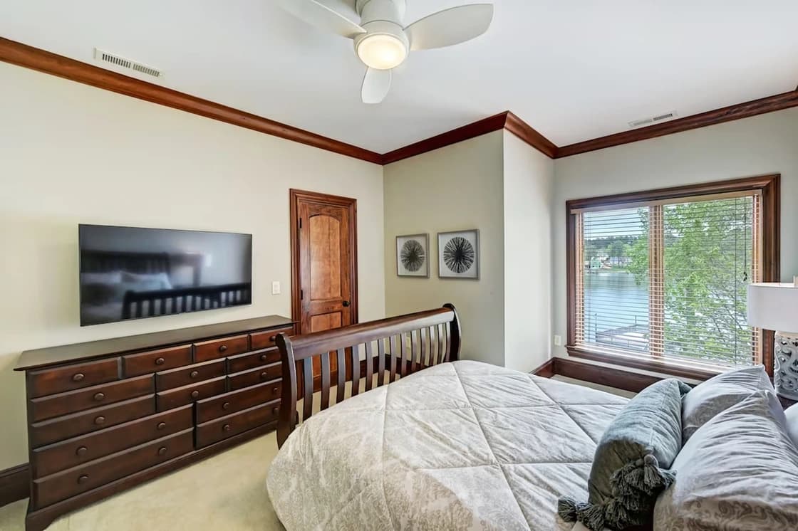 Sunset Shores Grand House - Image 28