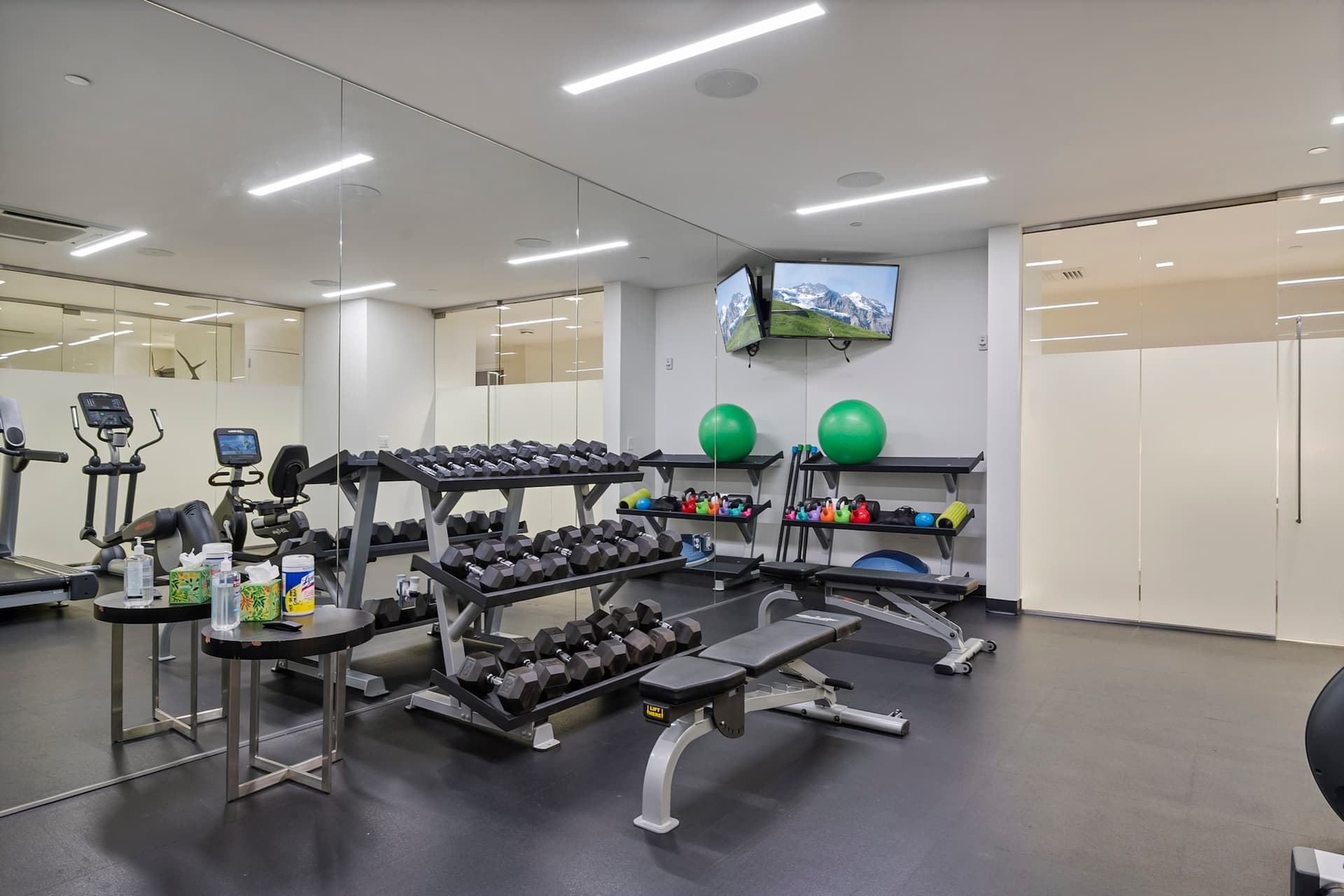 Mountain Luxe Retreat on Main - Image 31