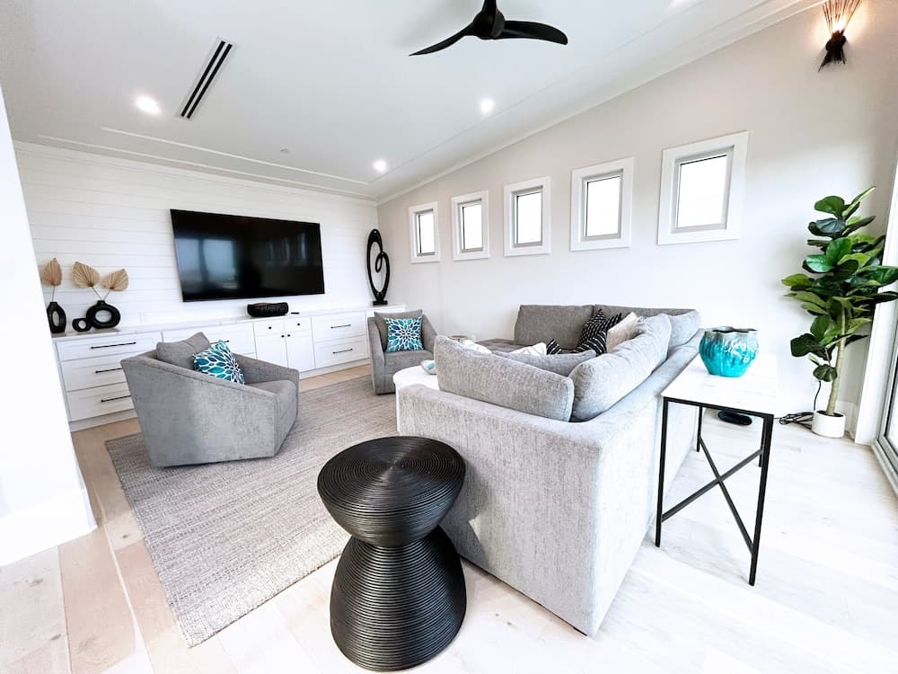 Ocean Breeze - Image 23