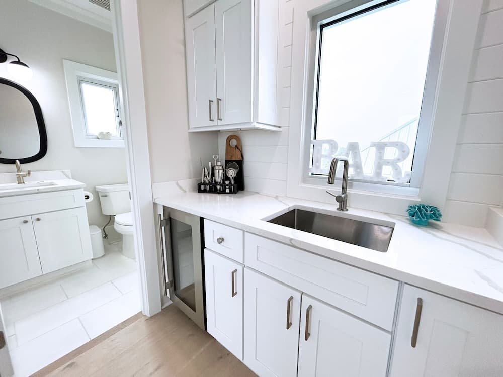 Ocean Breeze - Image 45