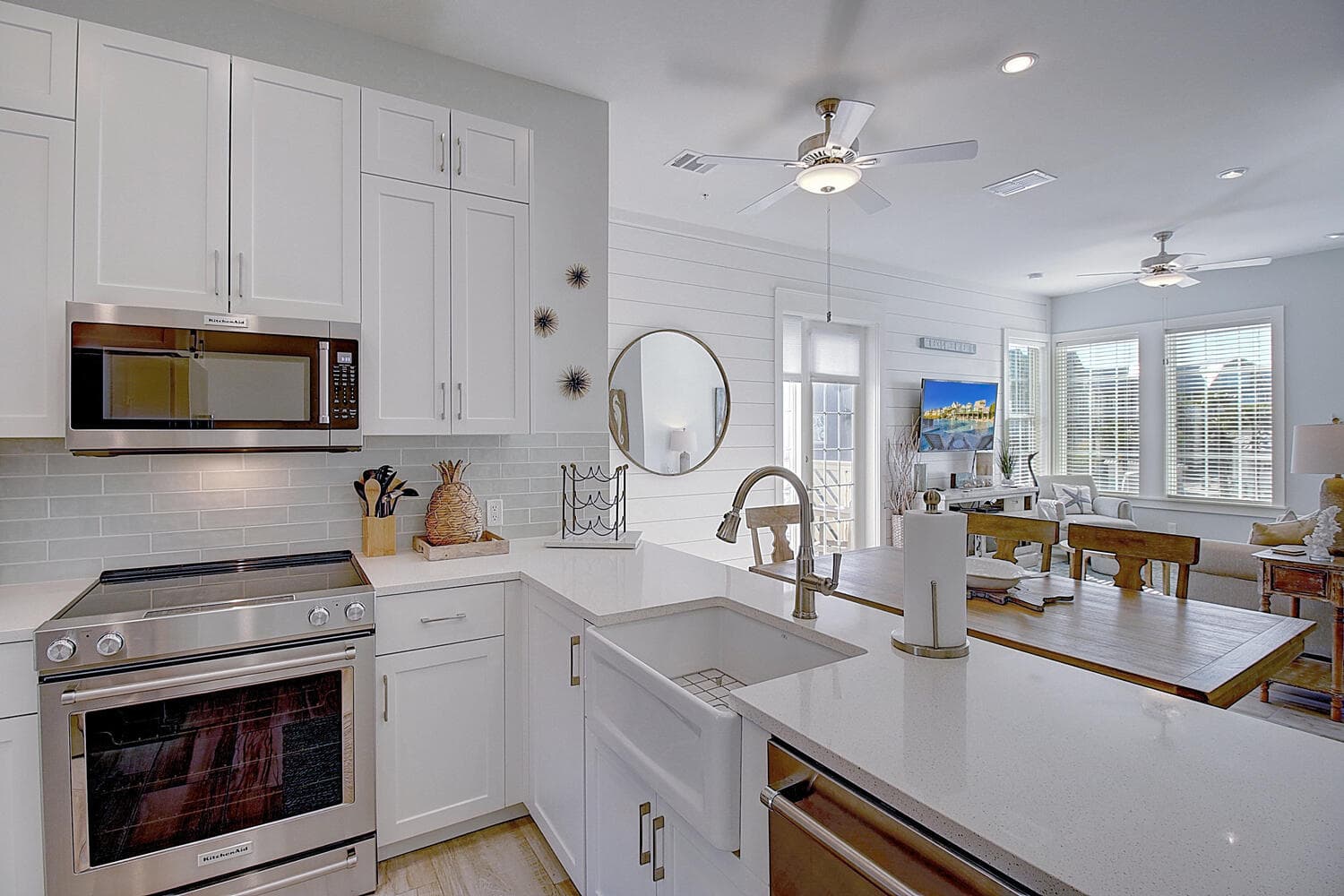 Leighzy Waves - Image 15