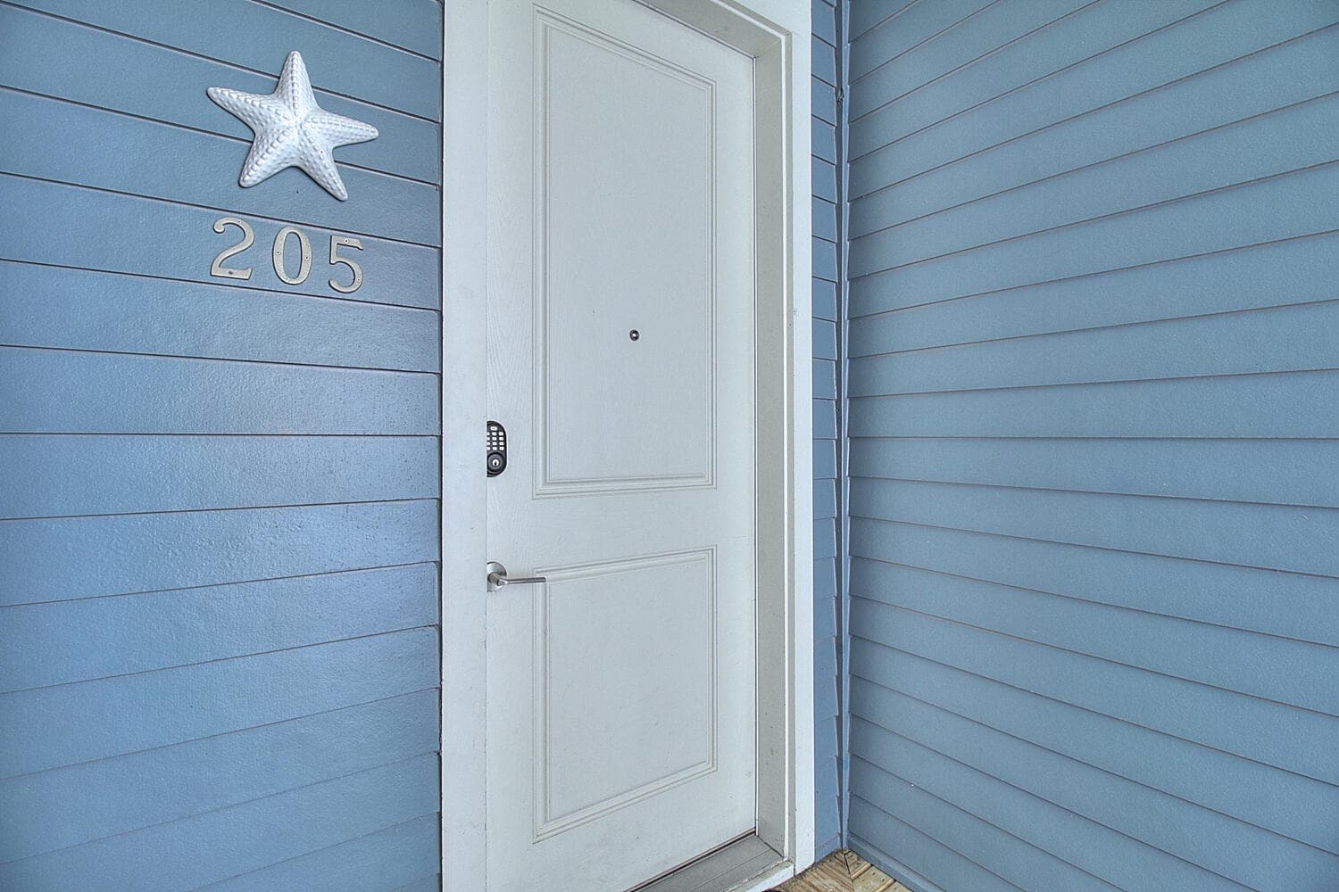 Leighzy Waves - Image 35