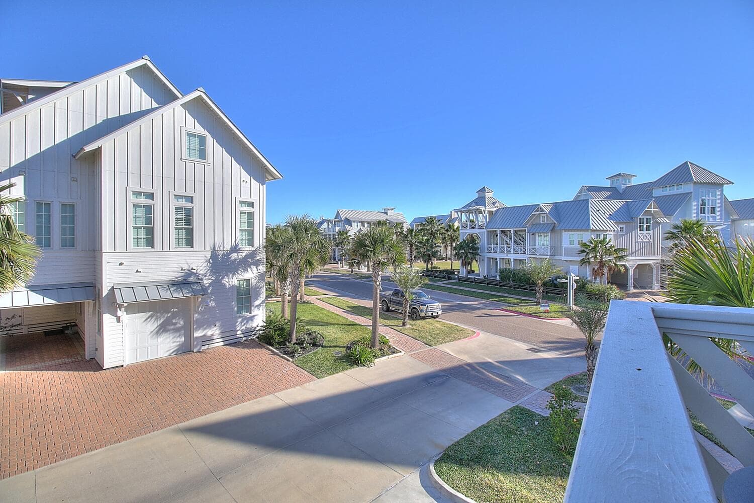 Leighzy Waves - Image 40