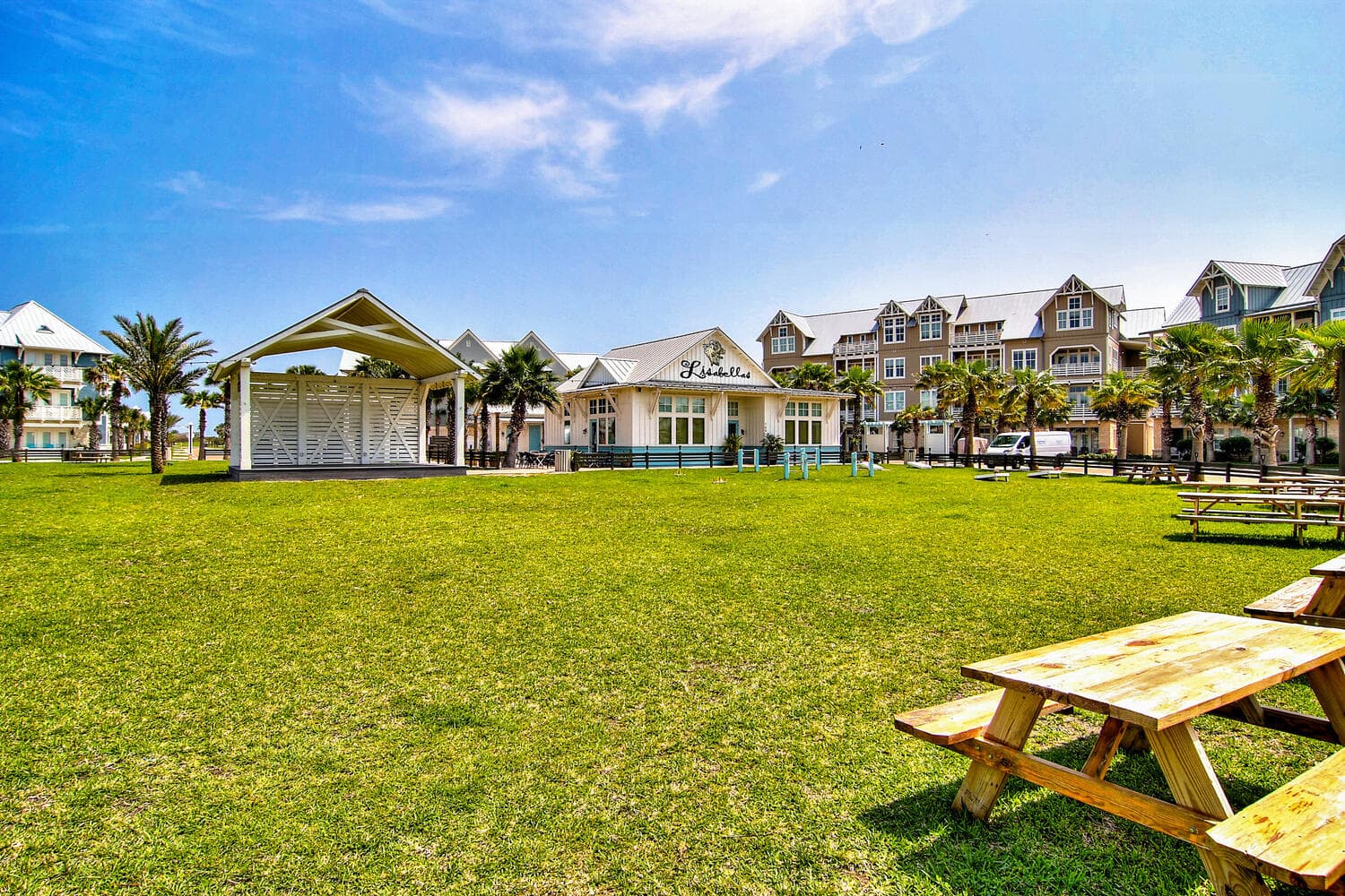 Leighzy Waves - Image 60