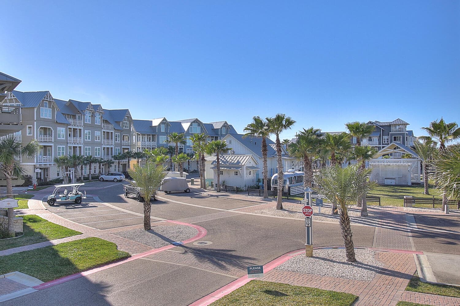 Leighzy Waves - Image 63