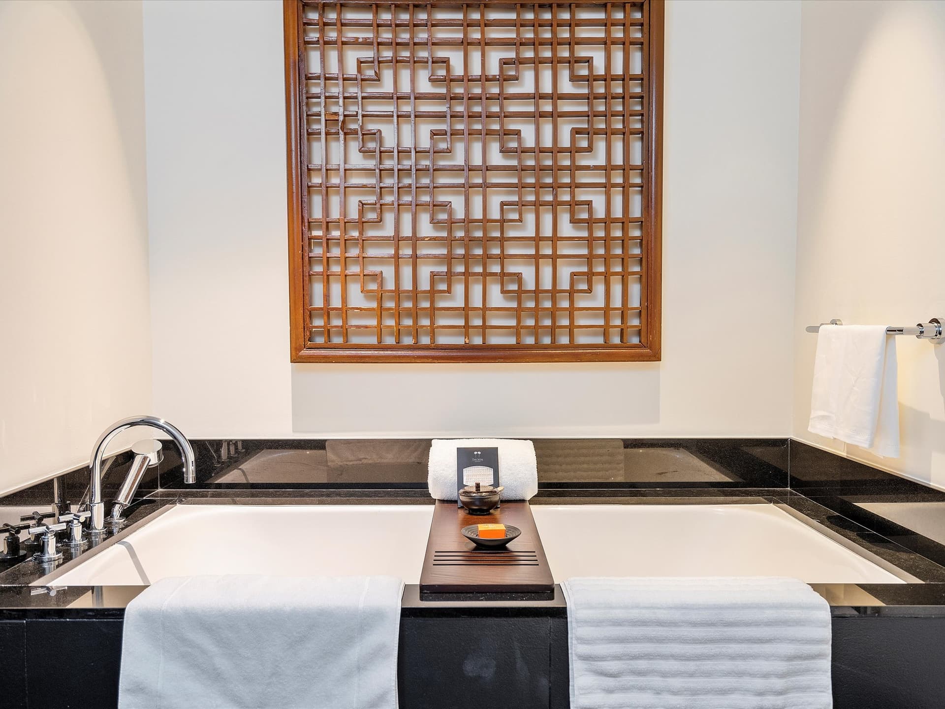 Ocean & Skyline Serenity - Image 22