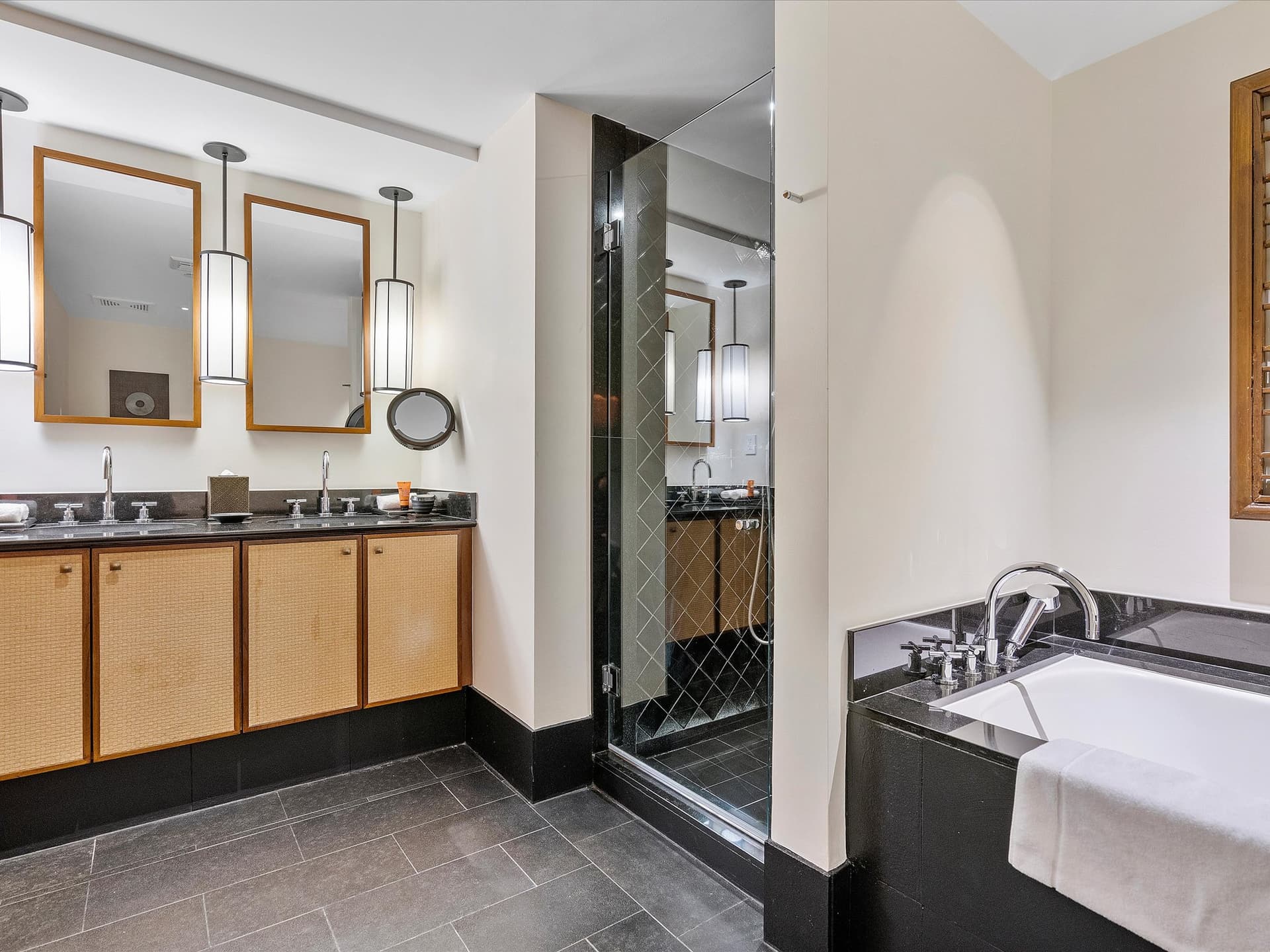 Ocean & Skyline Serenity - Image 23