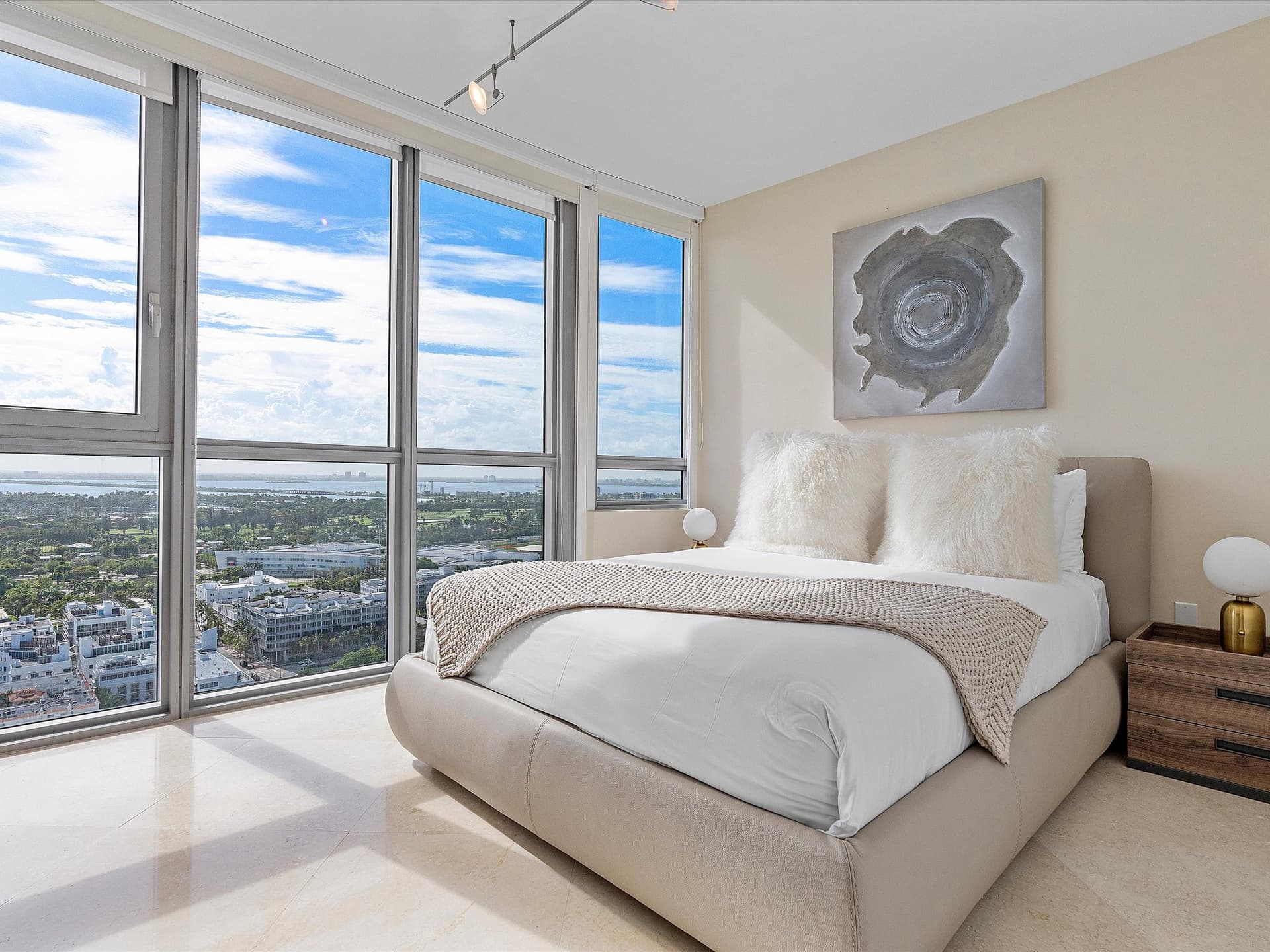 Ocean & Skyline Tranquility - Image 22