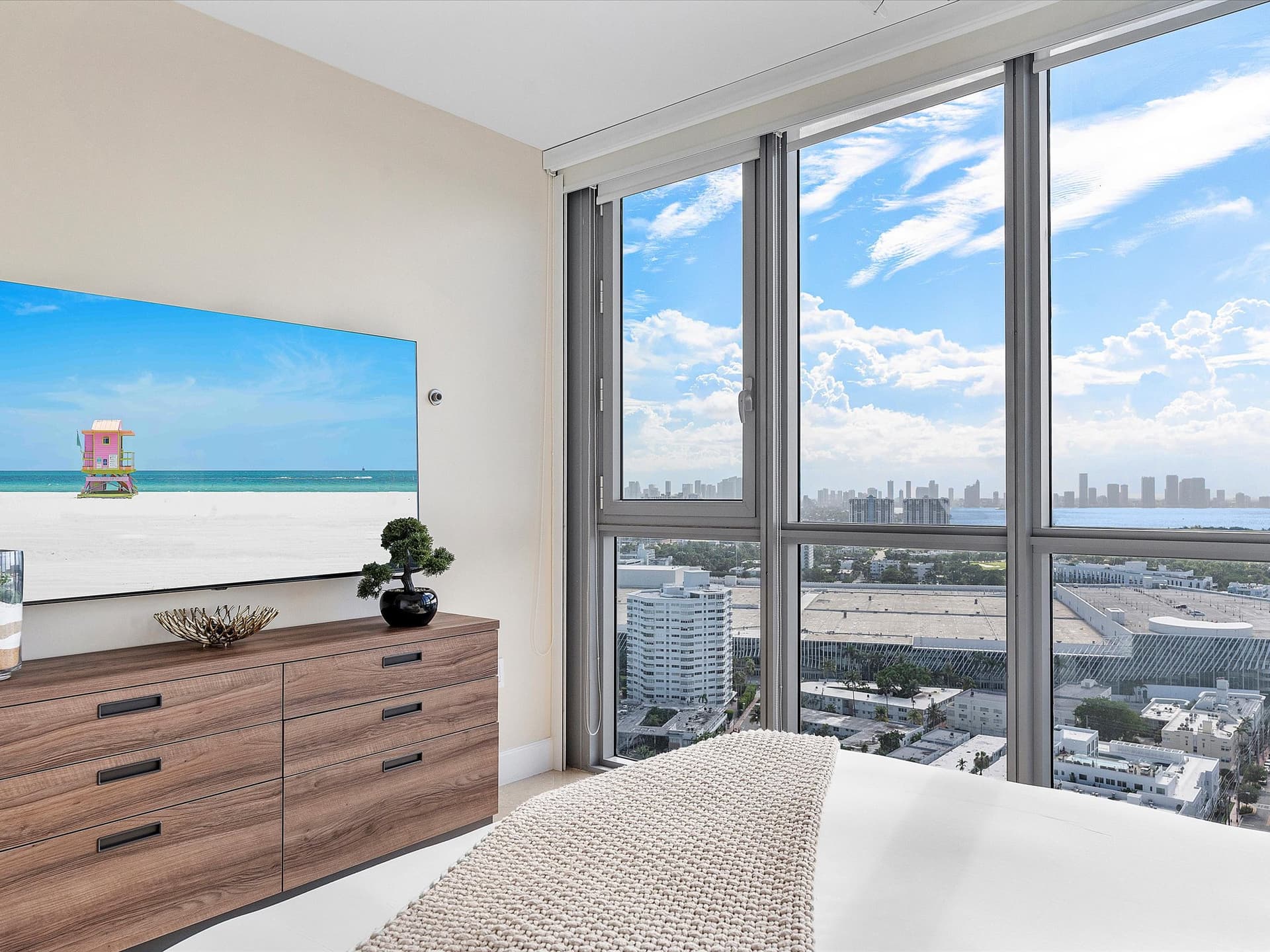 Ocean & Skyline Tranquility - Image 25