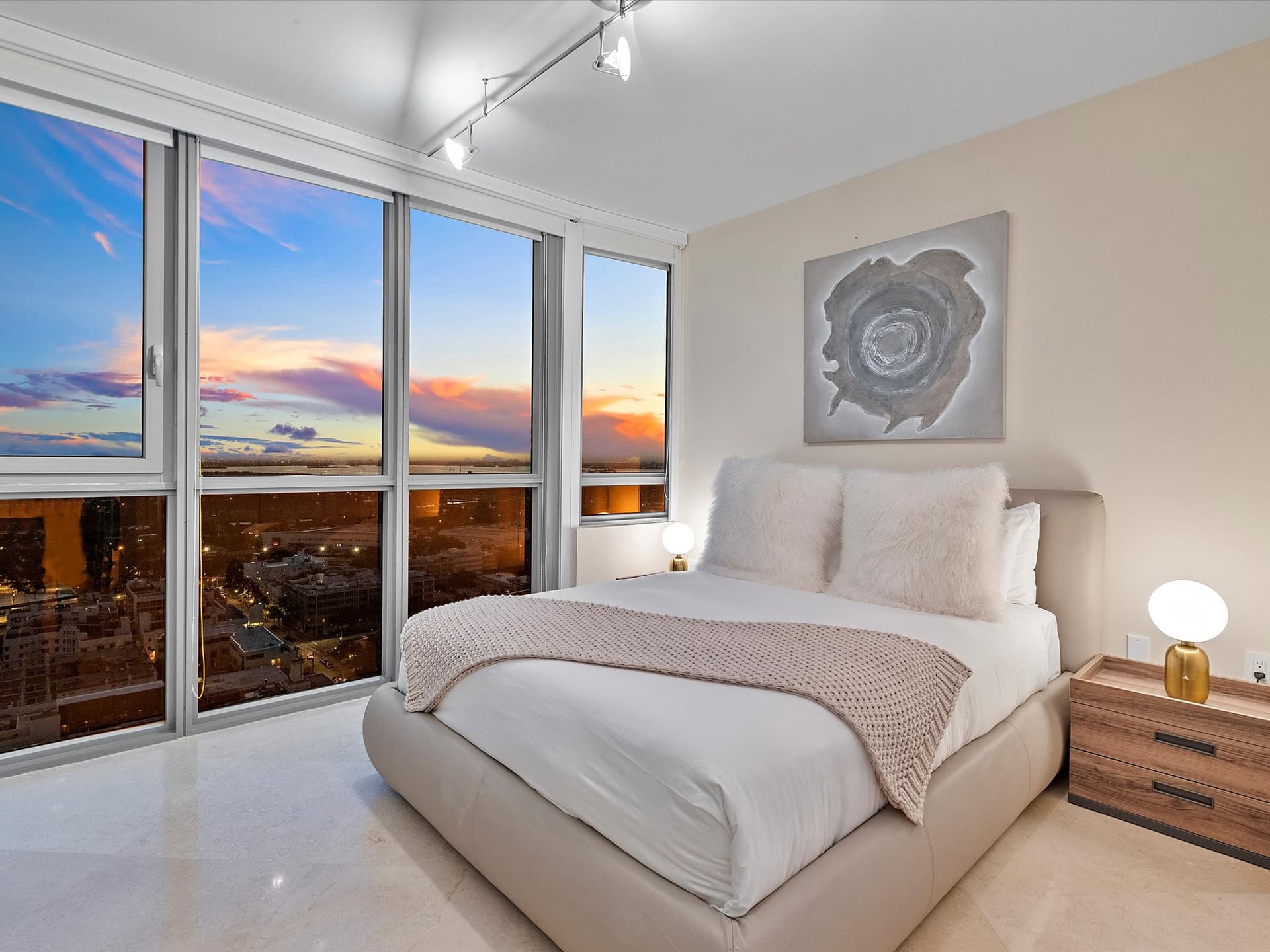 Ocean & Skyline Tranquility - Image 24