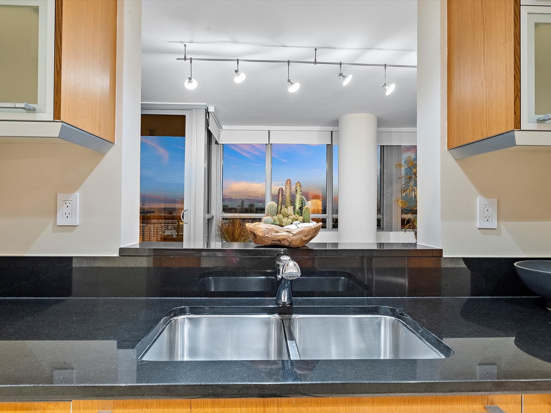 Ocean & Skyline Tranquility - Image 64