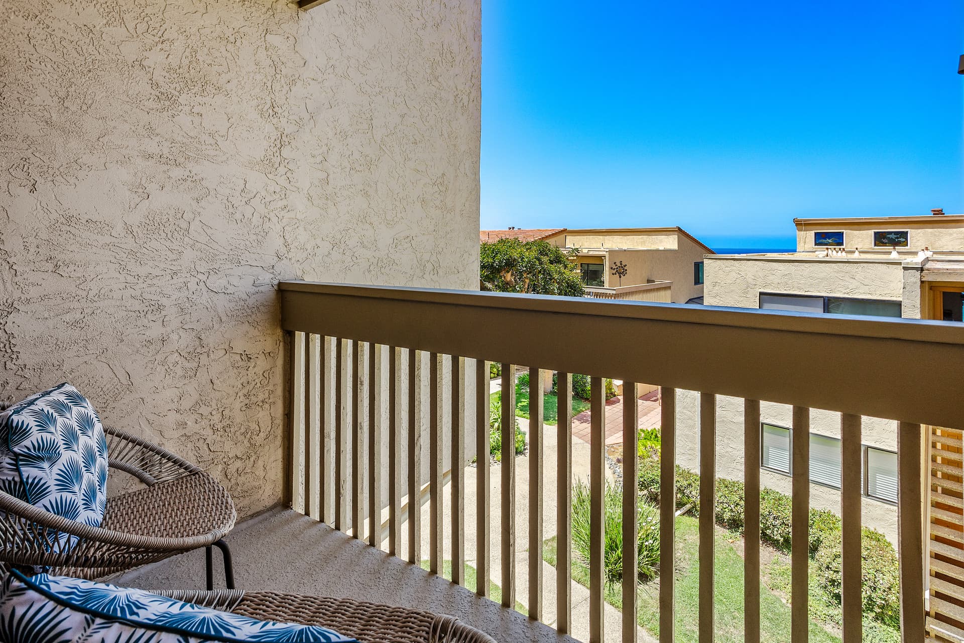 Ocean Whisper Hideaway - Image 17