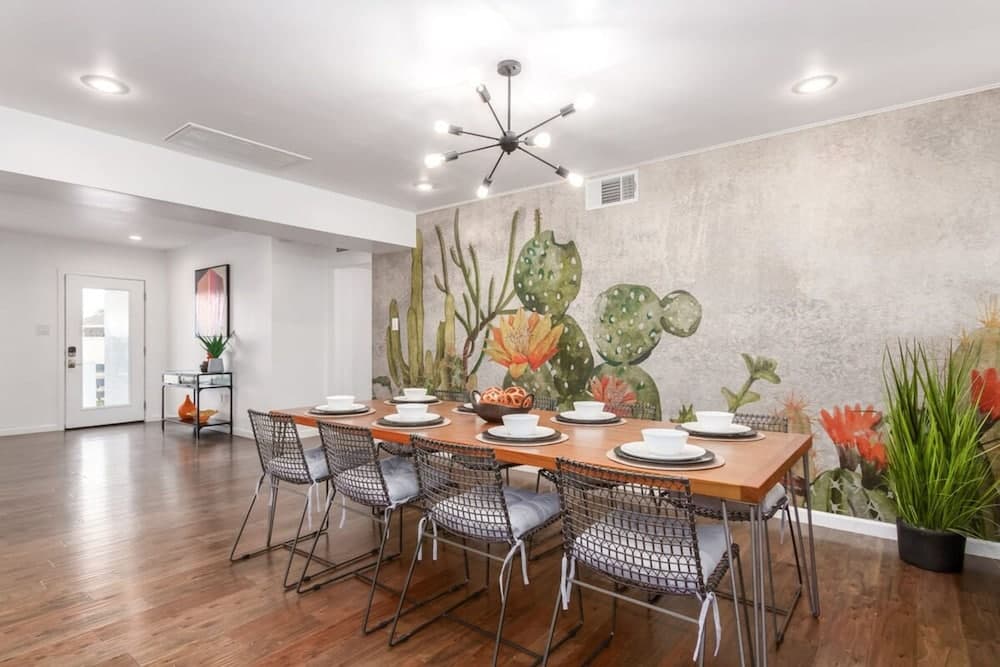 Ochenta Modern Retreat - Image 7