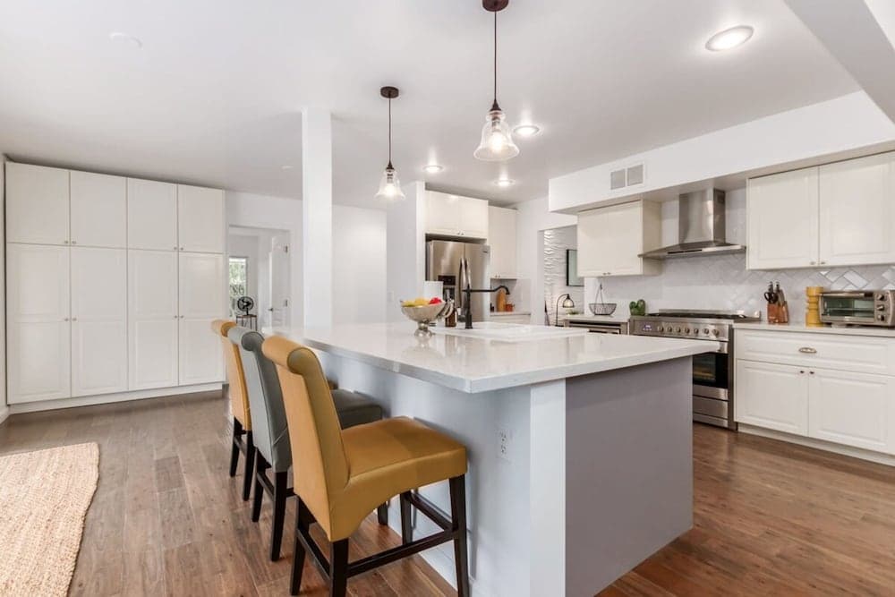 Ochenta Modern Retreat - Image 10