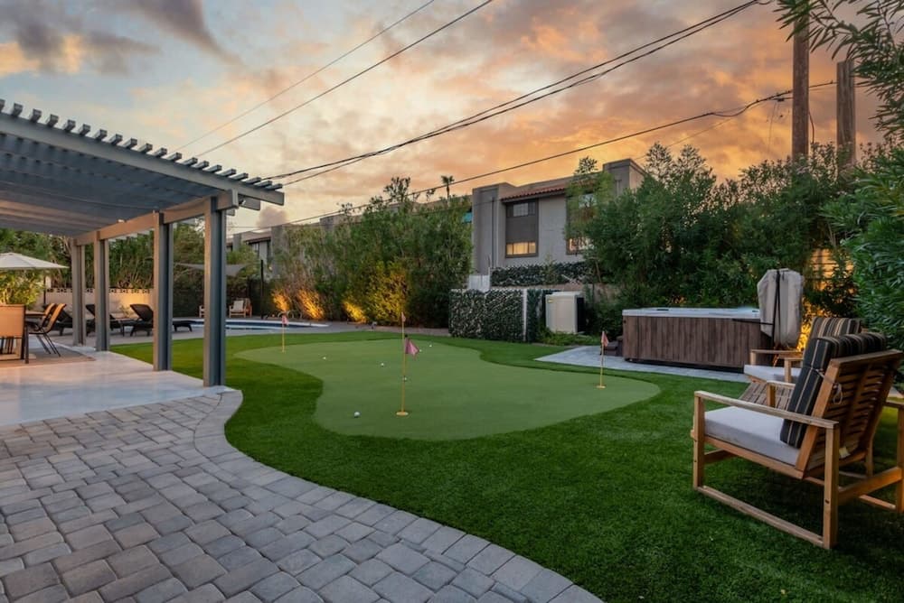 Ochenta Modern Retreat - Image 40