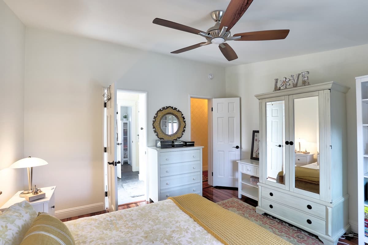 Quiet Country Cottage - Image 15