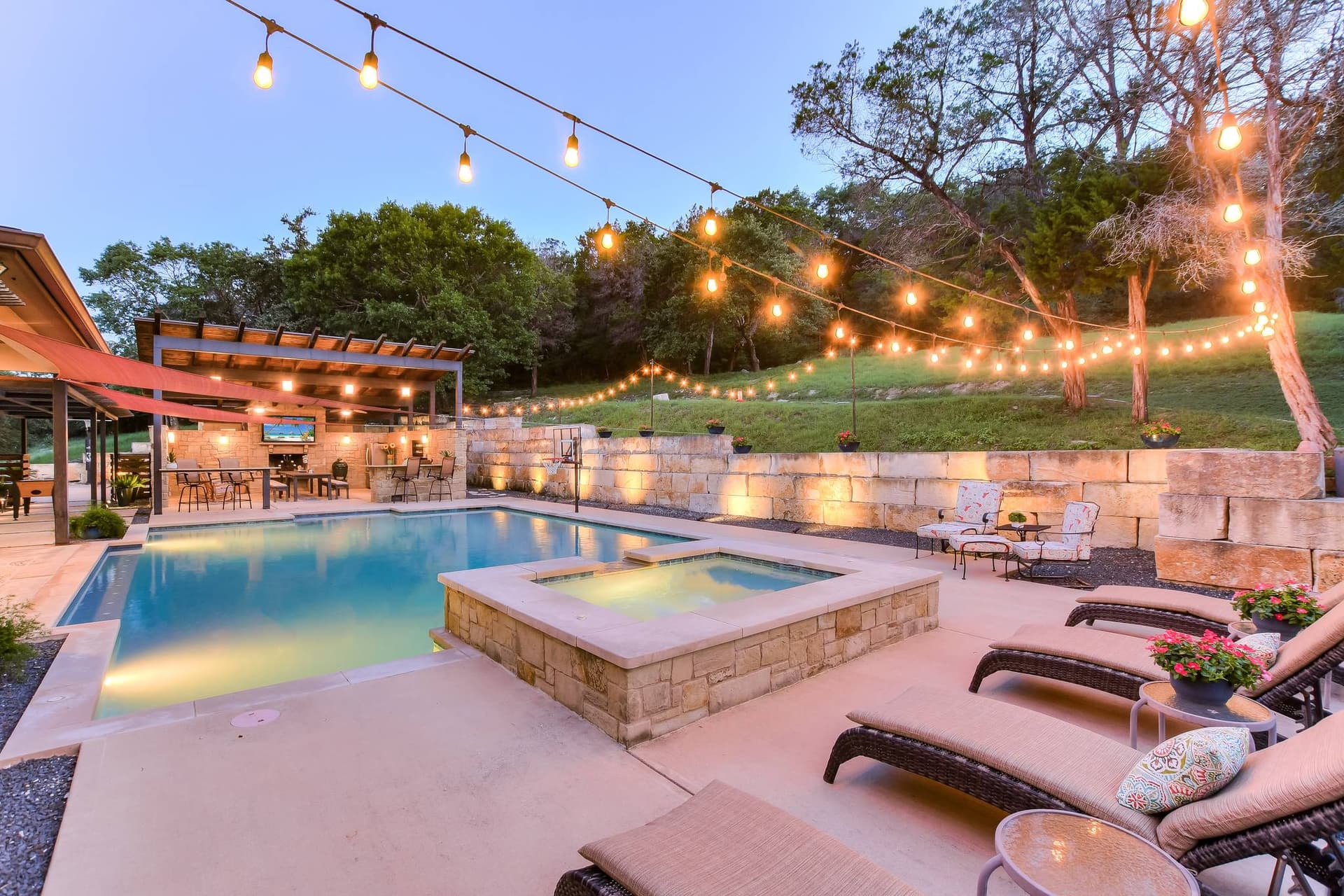 Hillside Oasis - Image 15