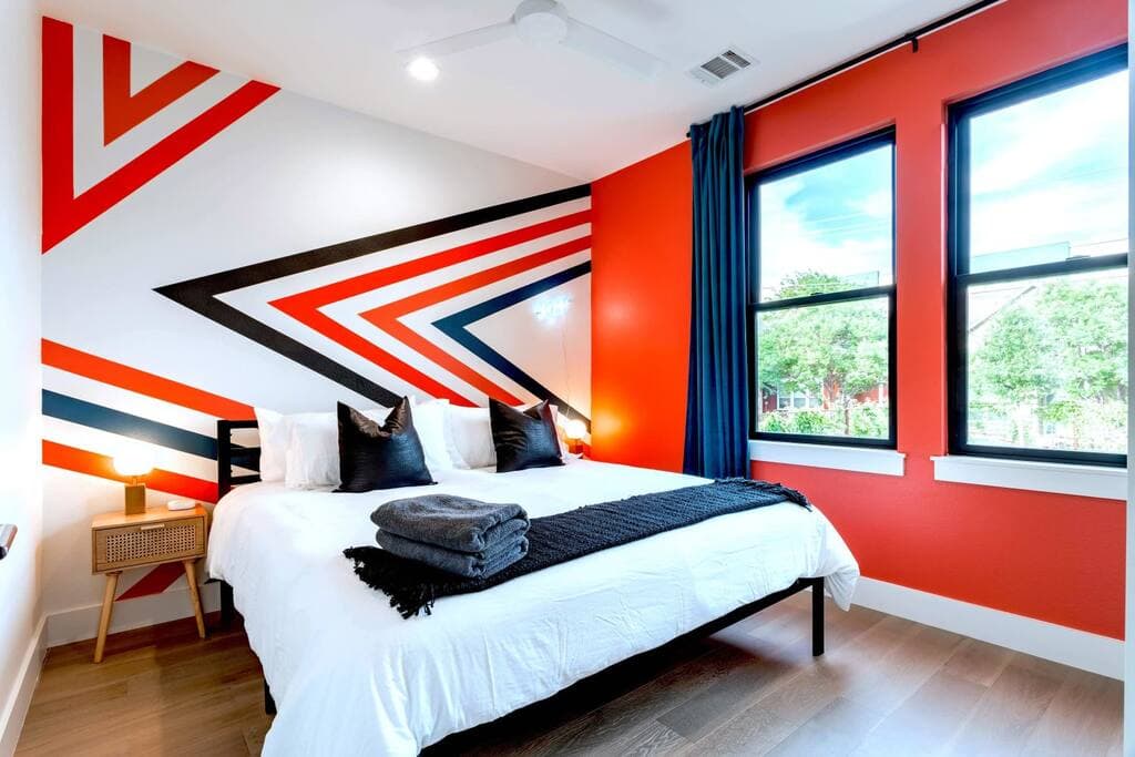 Queen's Gambit - Image 22