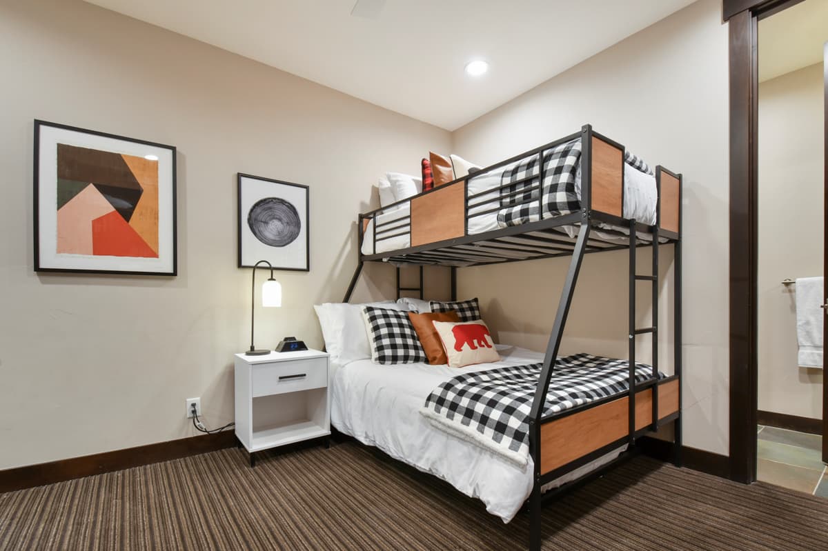 Red Wagon House - Image 35