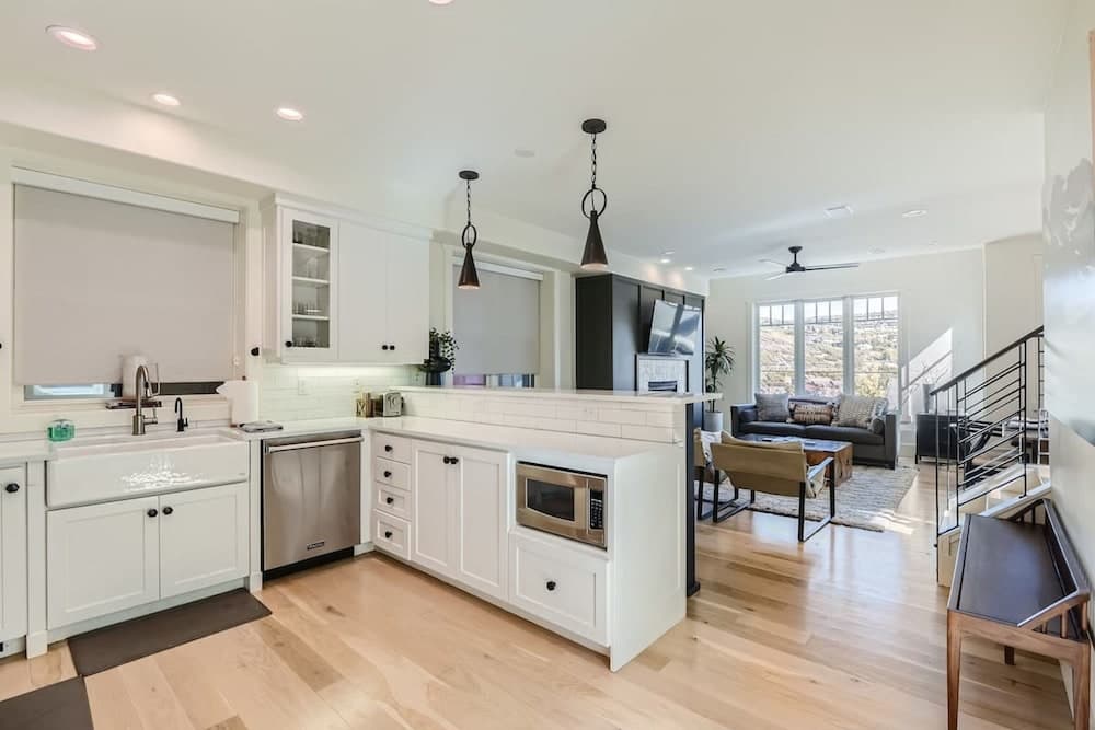 Gold Light Retreat - Image 9