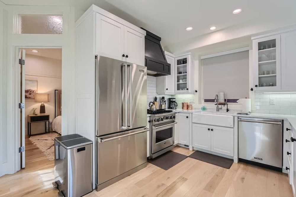 Gold Light Retreat - Image 11