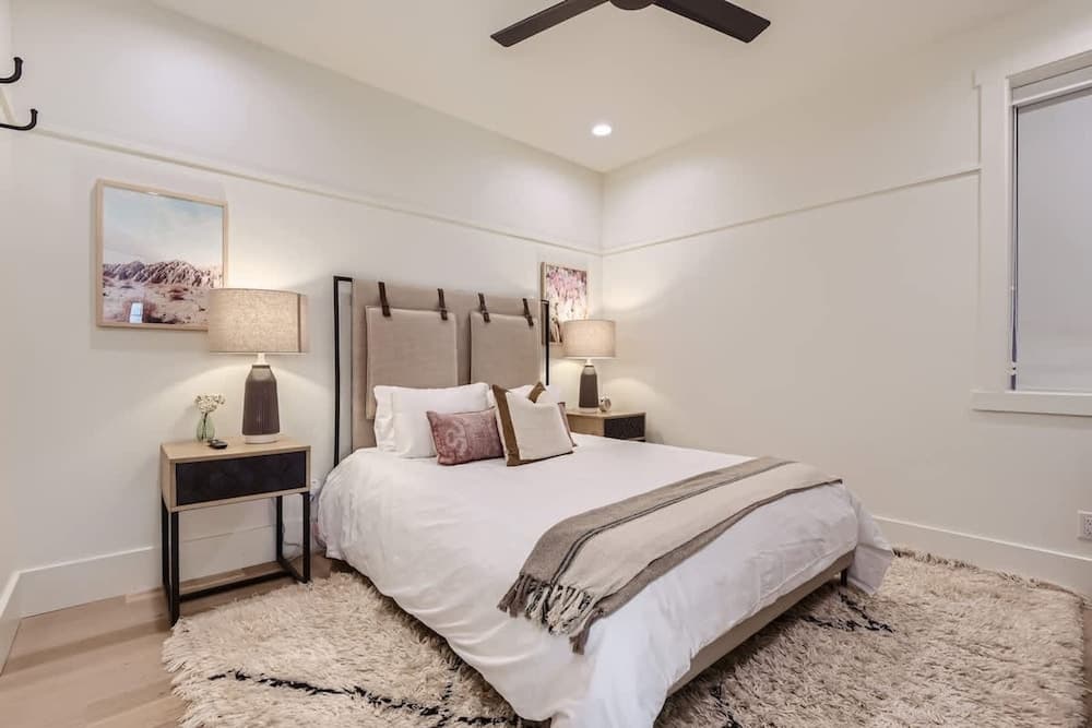 Gold Light Retreat - Image 15