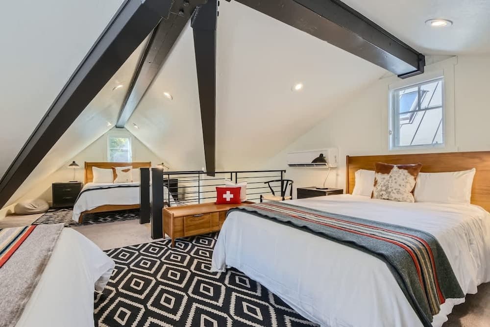 Gold Light Retreat - Image 20