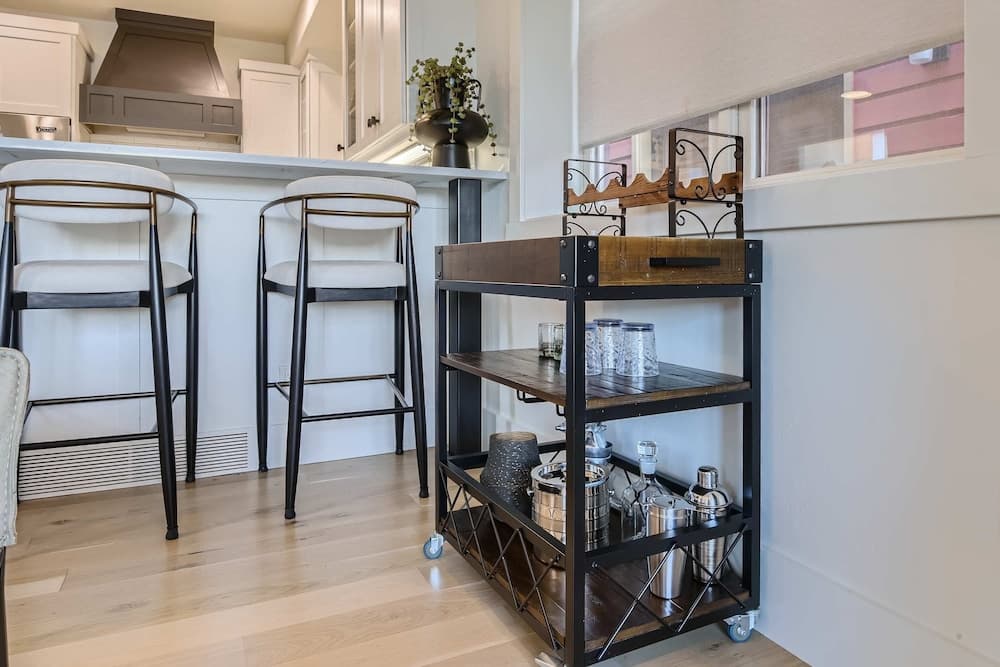 Gold Light Retreat - Image 8