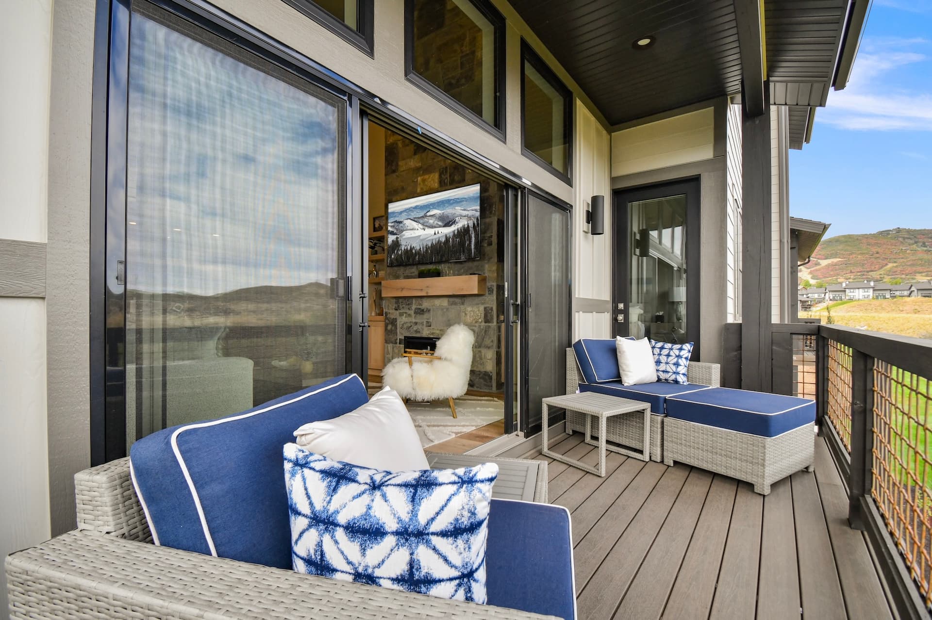 Mayflower Lakeside #942 - Image 9