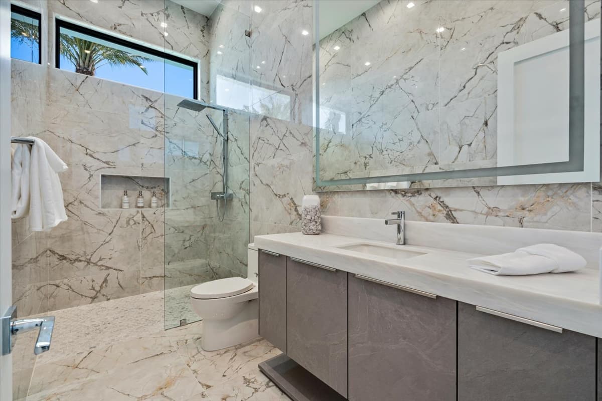 Bravo Villa #10 - Image 47