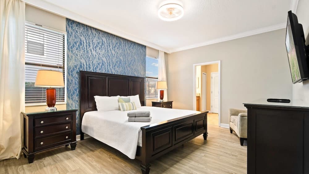 Regal Opulent Villa - Image 14