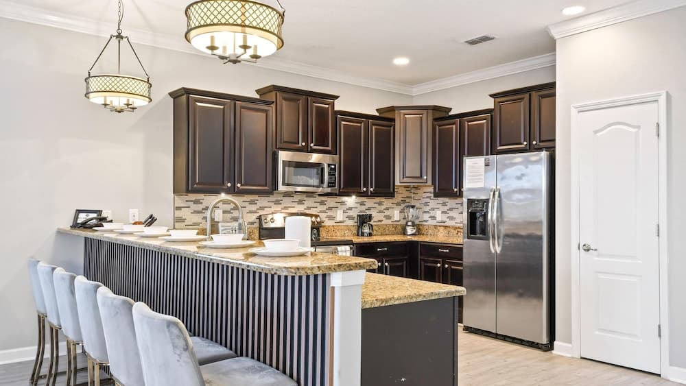 Regal Opulent Villa - Image 4