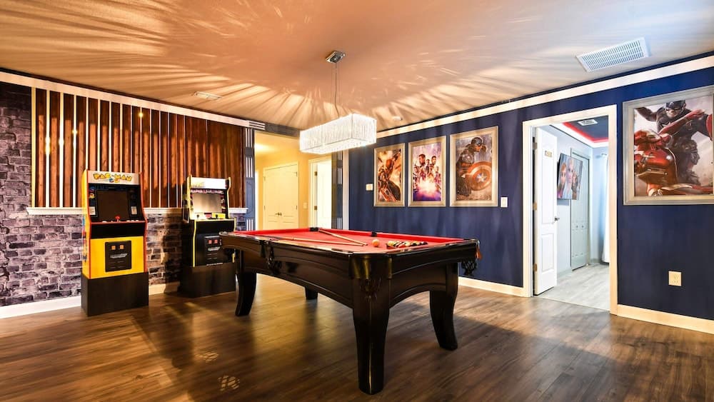 Regal Opulent Villa - Image 17