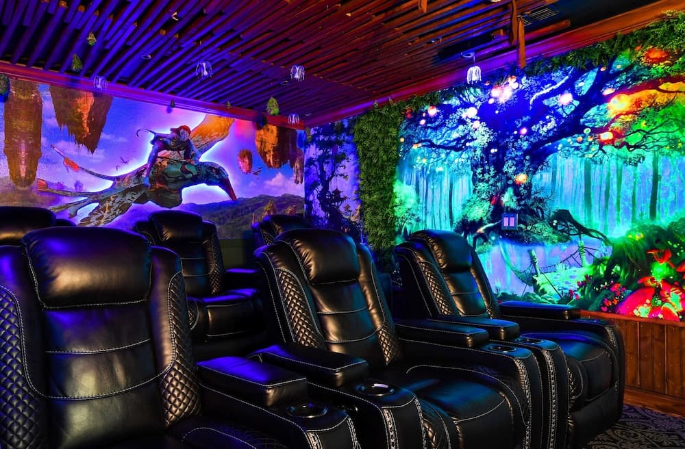 Regal Opulent Villa - Image 21