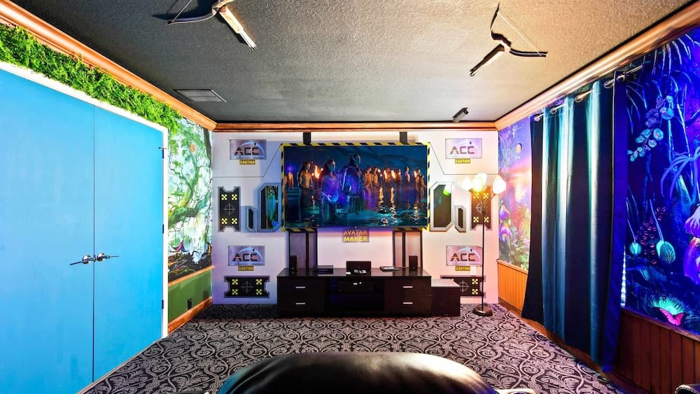 Regal Opulent Villa - Image 23