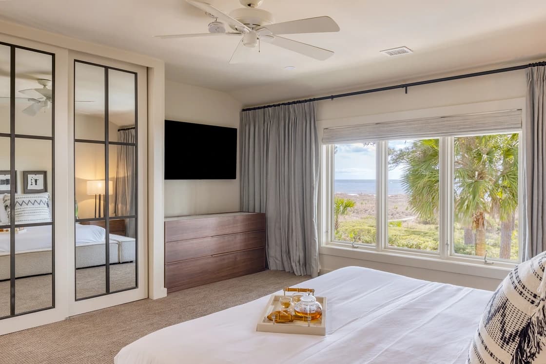 South Beach Serenity - Image 30