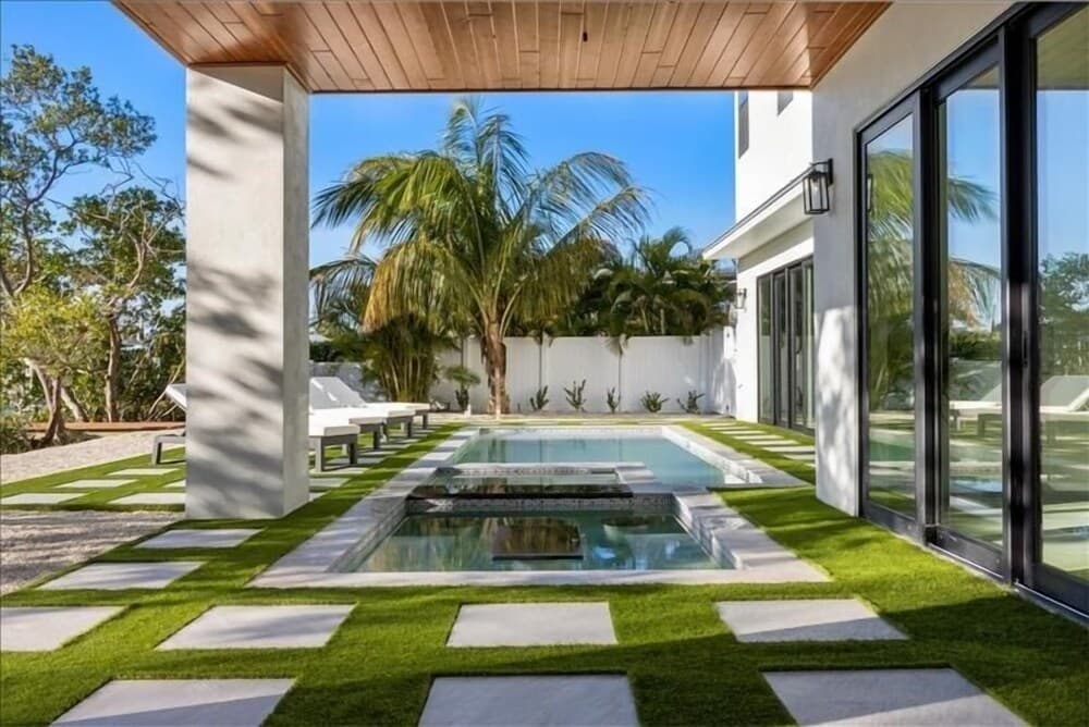 Our Great Escape - Image 33