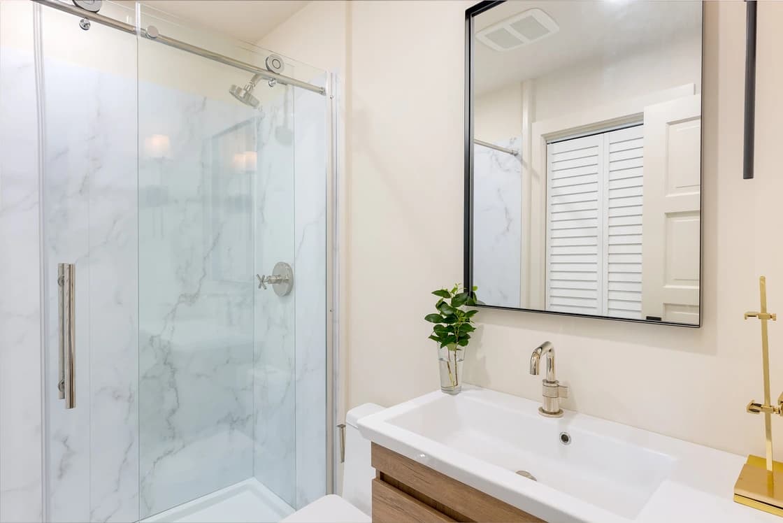 South Beach Serenity - Image 31