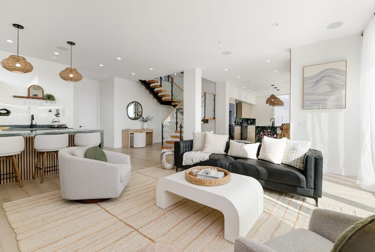 Ocean View Poolside Retreat - Image 8