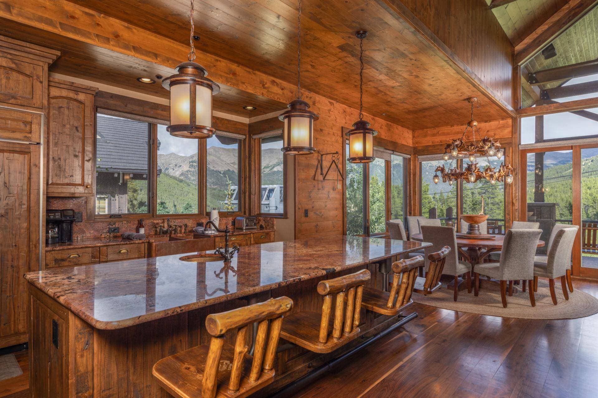 Lumber Jack Lodge - Image 5