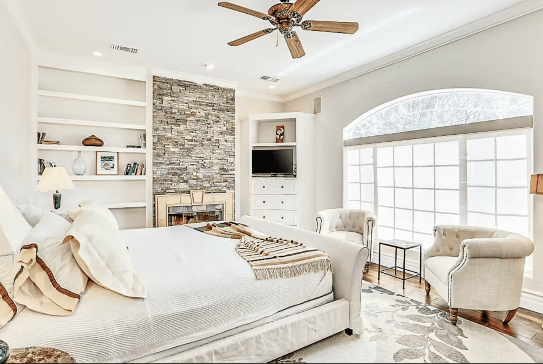 Indulgent Escape House - Image 16