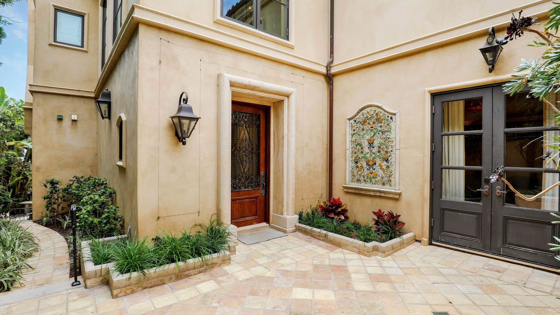 Pacific Paradise - Image 7