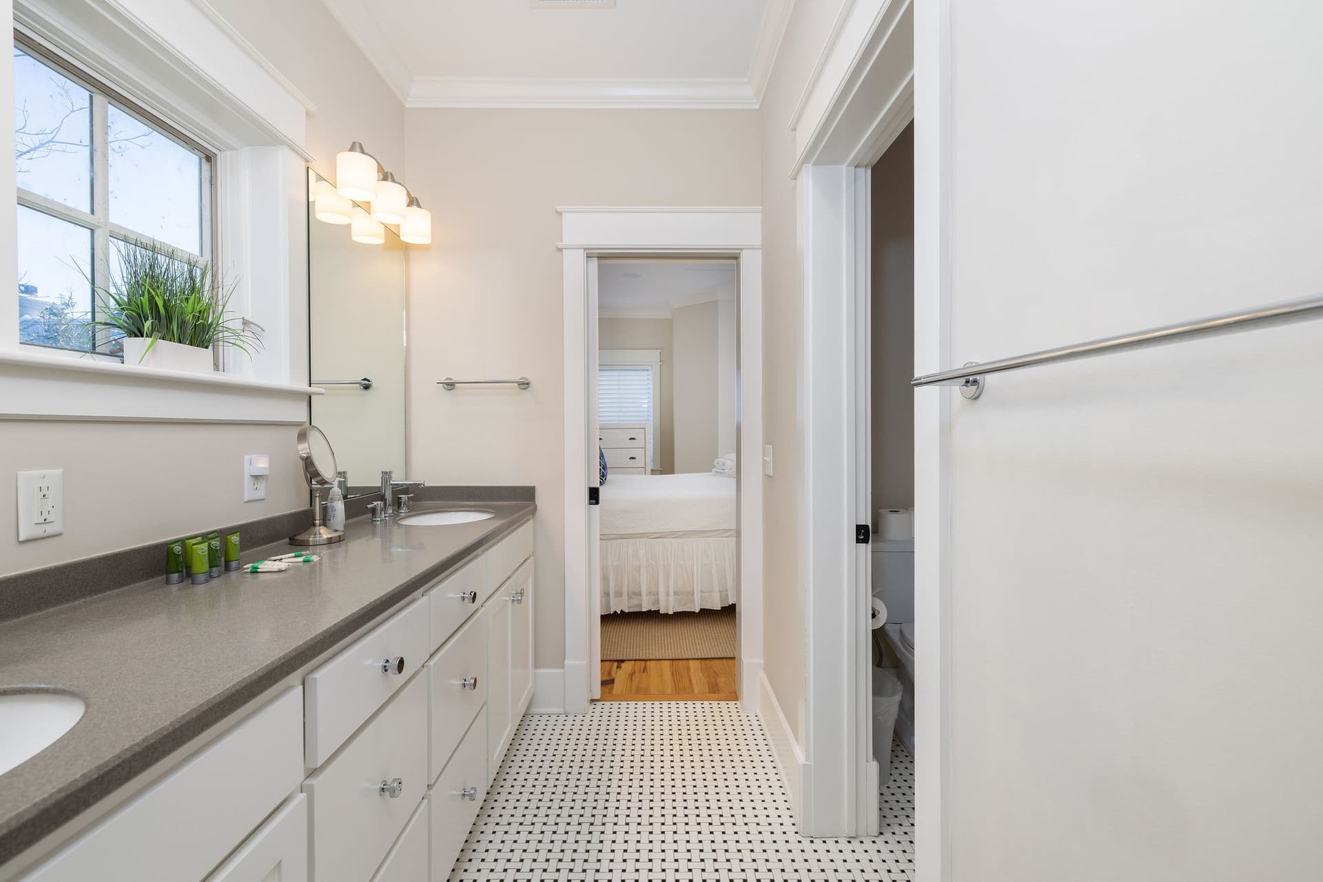 2906 All Decked Out - Image 46