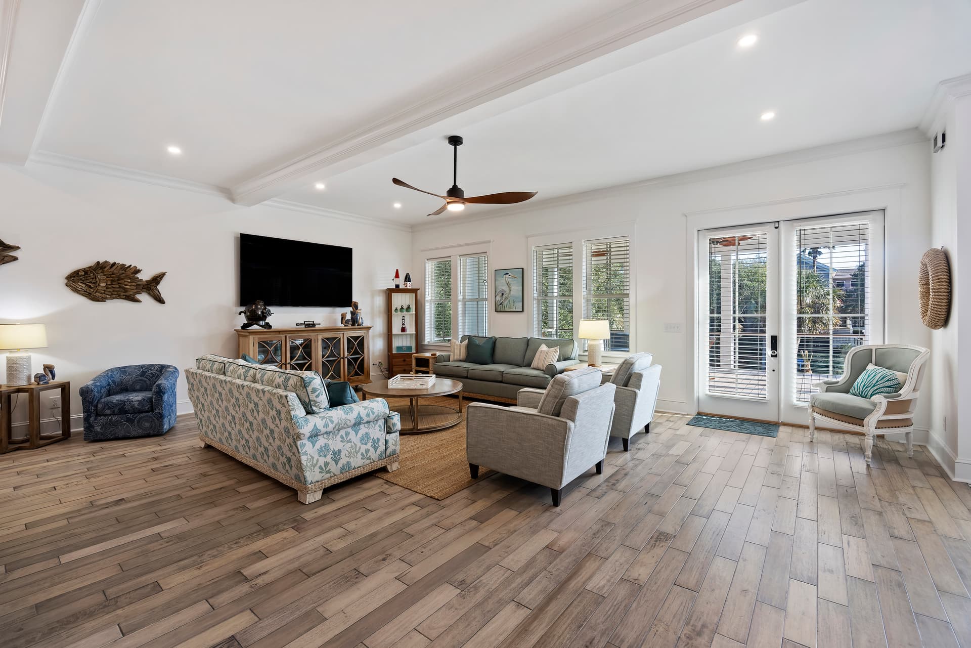 Coastal Palm Oasis - Image 4