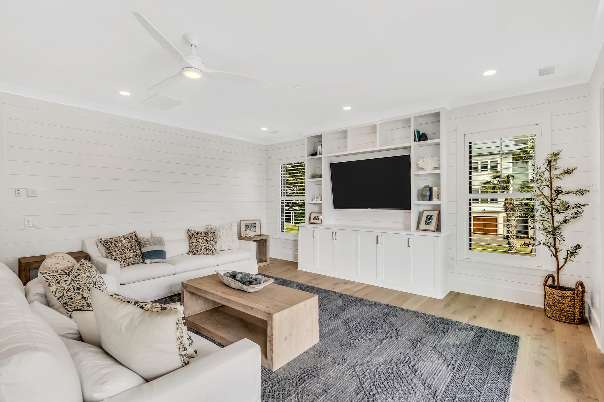 Palm Paradise - Image 4