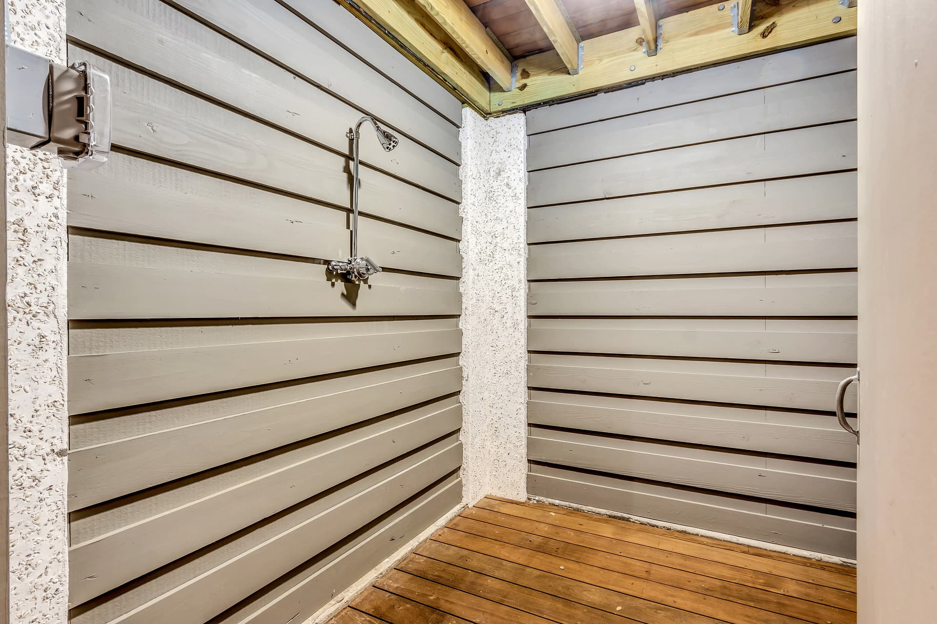 Palm Paradise - Image 42