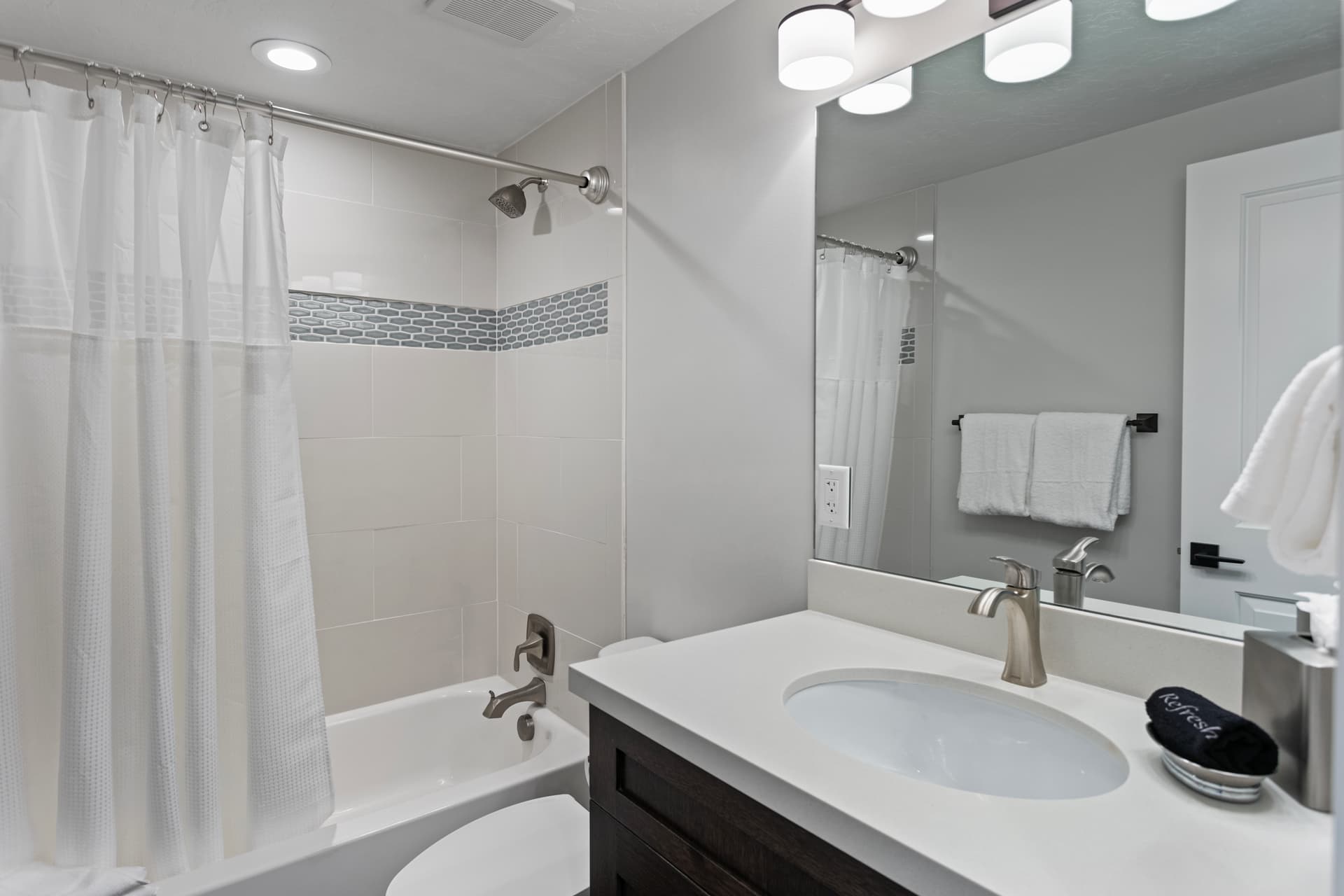 Captain Molly - Image 13